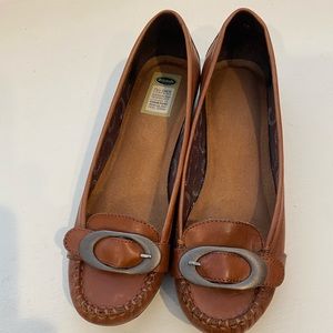 Dr. Scholl’s tan flats